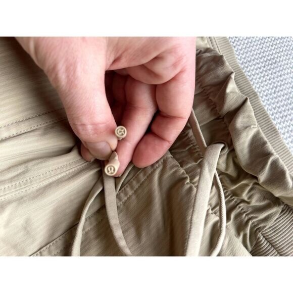 Lululemon Beyond the Studio 7/8 Jogger - Picture 7 of 8